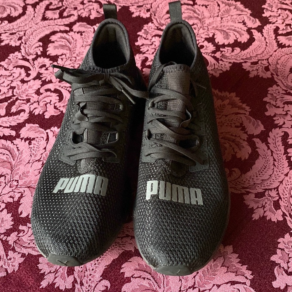 Men’s black Puma Athletic Shoes Sz 10.5
